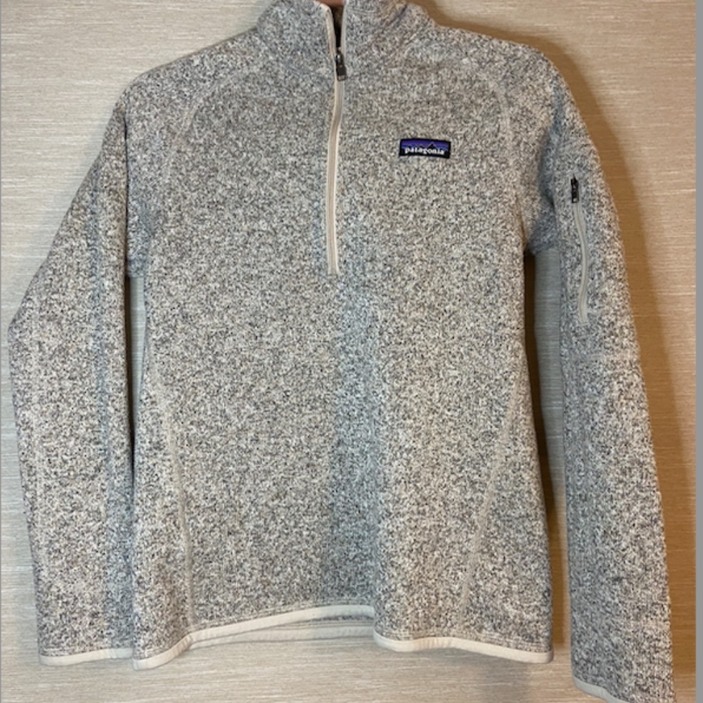 Authentic Patagonia Fleece Jacket- Warm, cozy, perfect for Winter, Size S